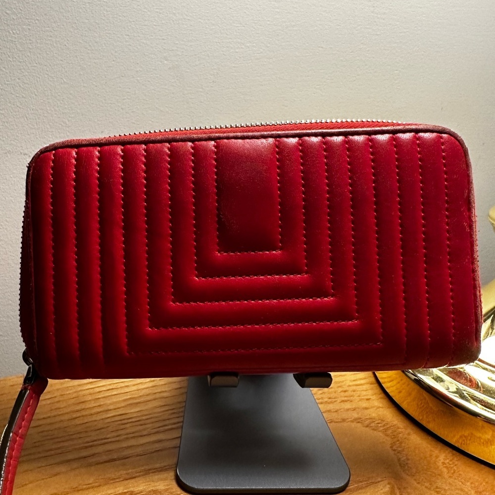Fendi Vintage Red Quilted Leather Zip Long Wallet. - Picture 8 of 12
